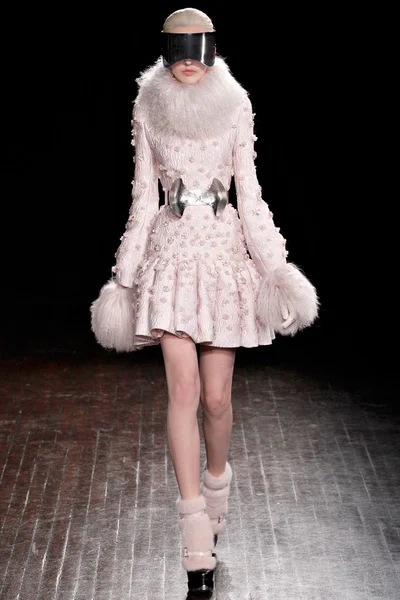 Look 8